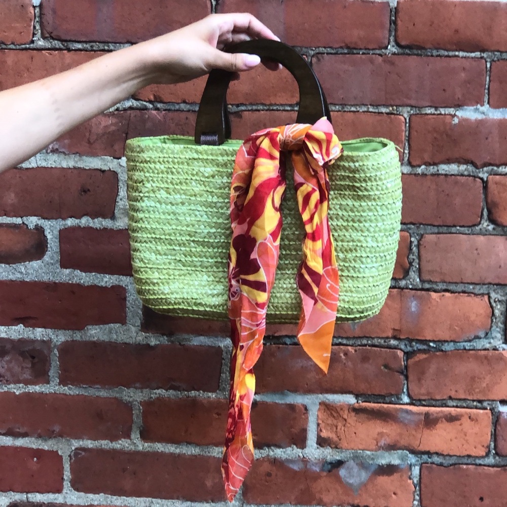 Vintage green straw bag